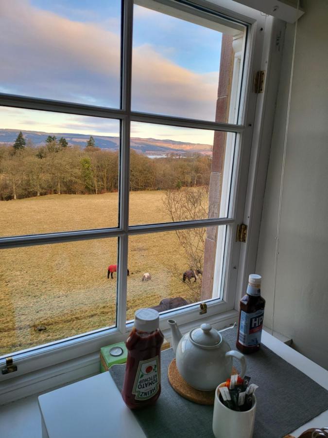 Langhouse Castle Bed And Breakfast Inverkip Eksteriør bilde