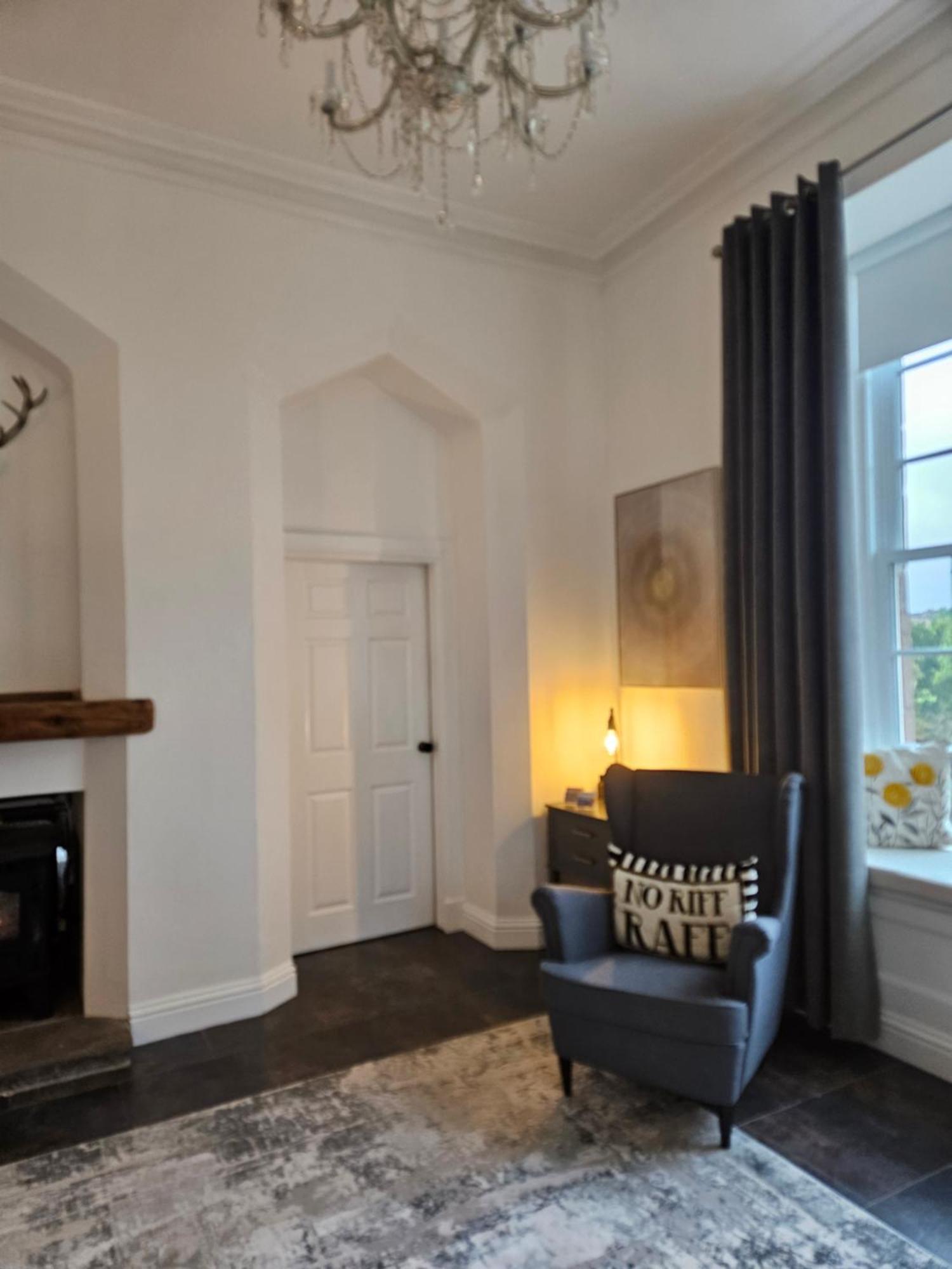 Langhouse Castle Bed And Breakfast Inverkip Eksteriør bilde